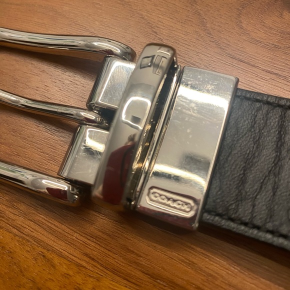 Coach reversible black and dark brown leather belt - Picture 3 of 7
